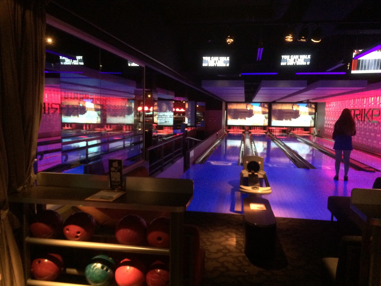 Lättlurade svenskar, men bra på bowling iallafall!